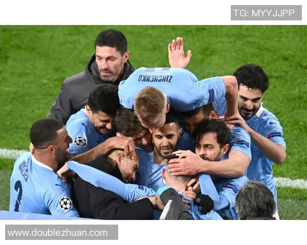 深入解析成都羽毛球队的防守反击战术与欧冠足球的异同