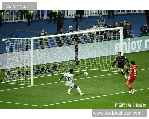 重庆网球队在网球评论中展现控制力与失误分析的欧冠足球启示